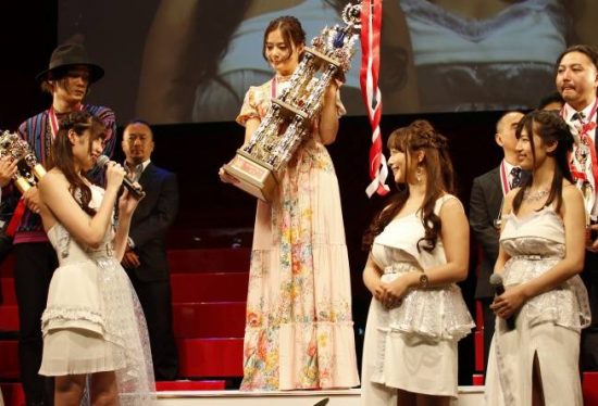 Yoshitaka Nene gets triple crowned at the AV Grandprix 2017 awards + pictures