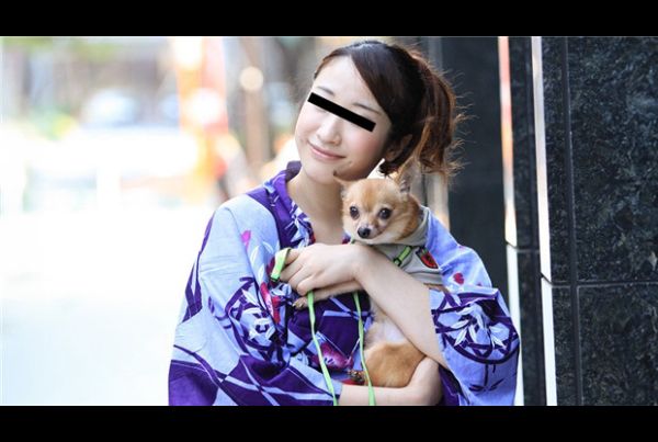 [082423_01-10MU] Pick up a beautiful woman in a yukata who loves dogs while walking her dog!