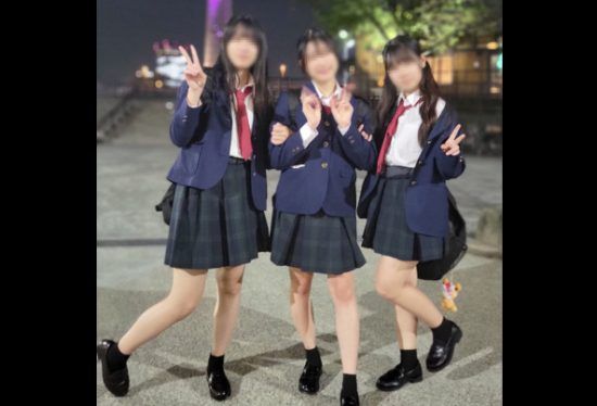 [FC2-PPV-4079839] **A trio of close friends from school. 4P all creampie